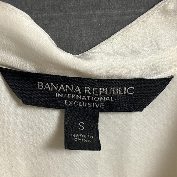 Banana Republic Dress S Cream Pleated Drop Waist Silky Lightweight Minimalist - Picture 11 of 12